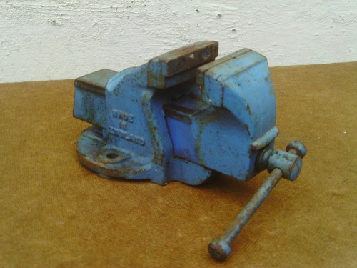 Record small vice - small,