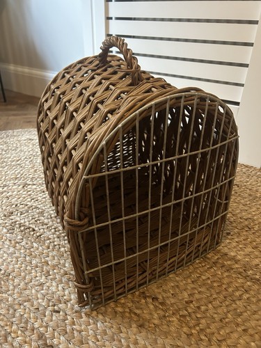 Vintage wicker basket pet - vintage,