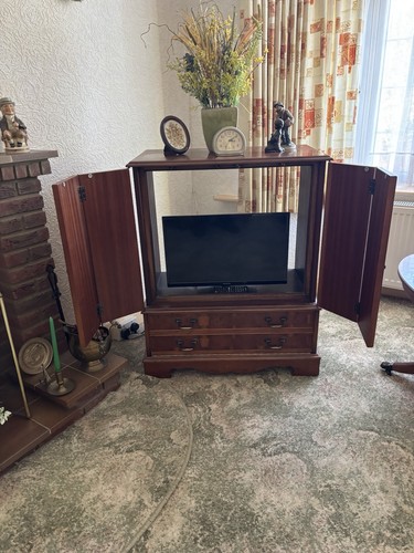 Multi york unit cabinet - tv,