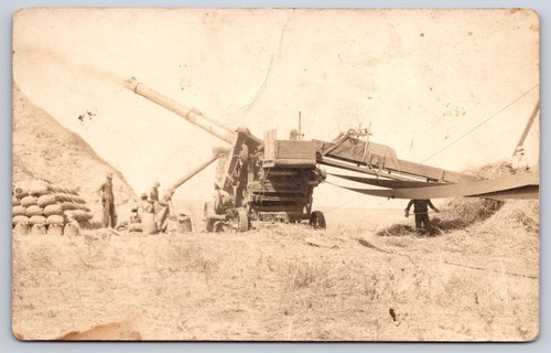 Threshing machine farmers - threshing, rppc