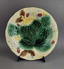 Wedgwood Majolica Vine & Strawberry Decorative Plate Collectible Vintage 23.4 cm
