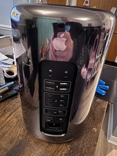2013 Apple Mac Pro workstation