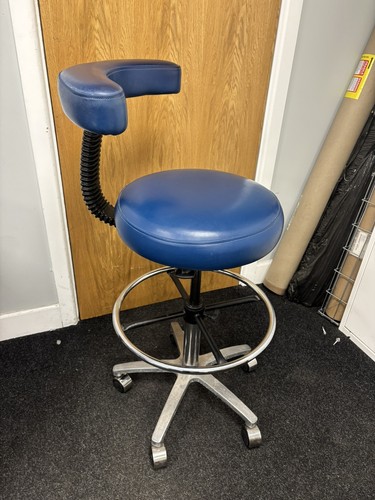 Dentist swivel chair