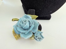 VTG. BLUE & GREEN ENAMEL ROSE FLOWERS HEART LEAVES BROOCH 509
