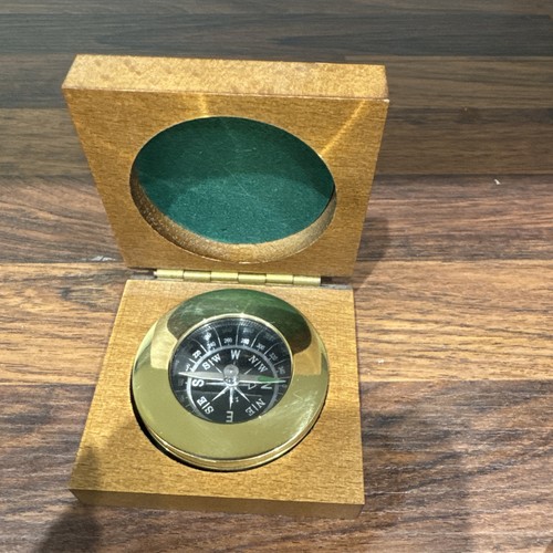 Brass pocket compass - brass,