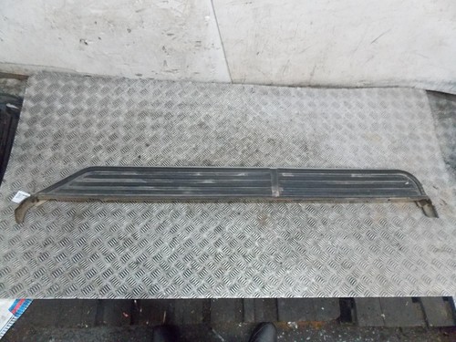 Land rover discovery right - land,