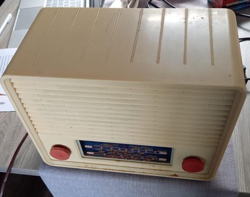 Pye bakelite vintage radio - pye,