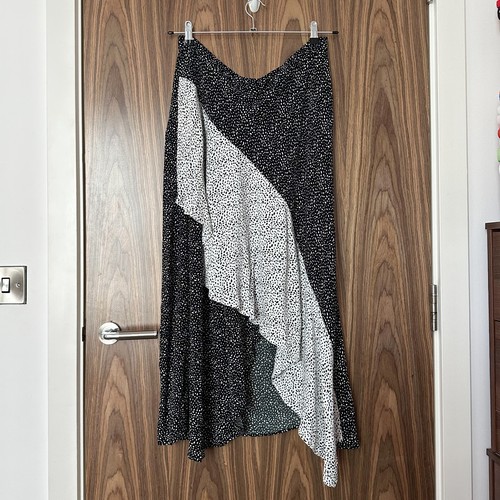 Black white spot - m&s,