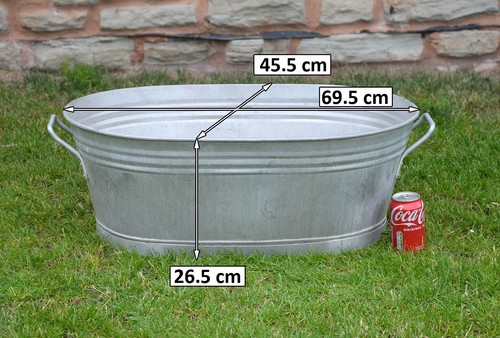 Vintage old metal - , aluminium