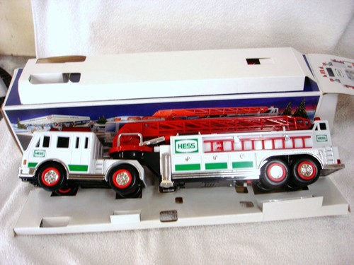 2000 hess toy fire truck - hess,