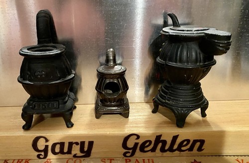 Vtg lot metal pot - lot,