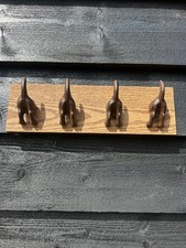 4 Dog Tail Hanging Hook Cast