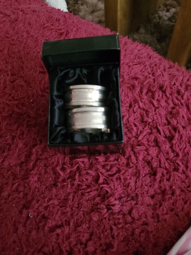 Silver napkin rings - 2,