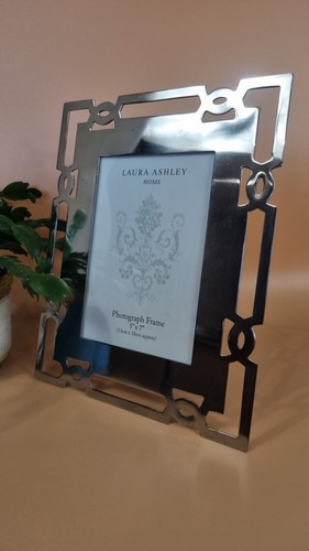 Vintage laura ashley metal - laura,