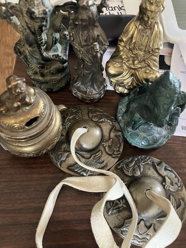 Brass bronze statue - statue, quan