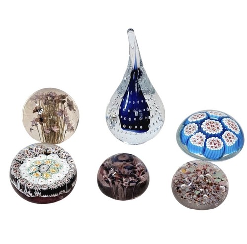 Lot art glass paperweight - art,