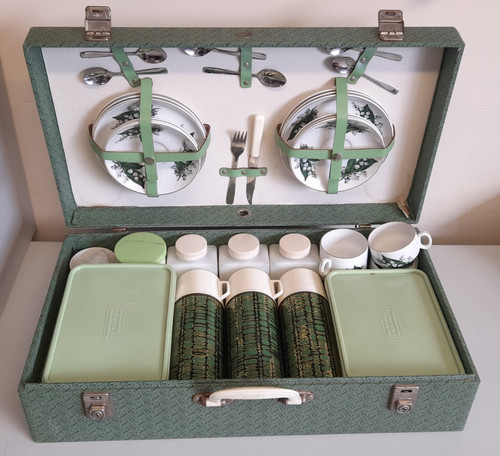 1940 brexton picnic set - picnic, in