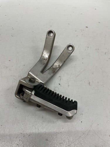 Suzuki rf900 gt73a footrest - suzuki,