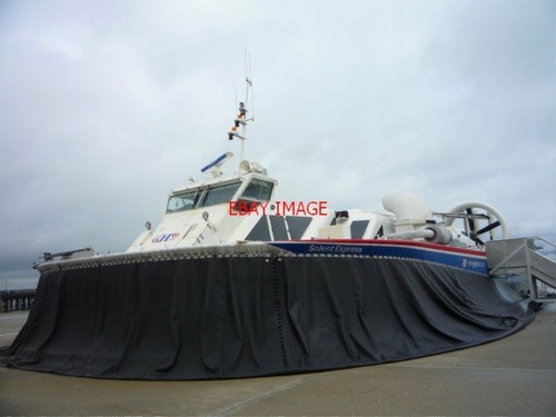 Photo hovercraft solent - hovercraft,