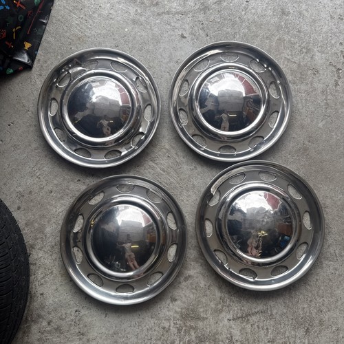 1960 classic mini hub caps - hub,
