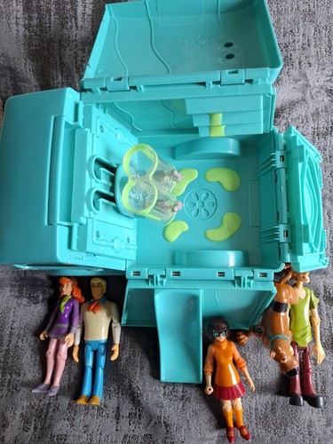 Mystery machine play set - machine,