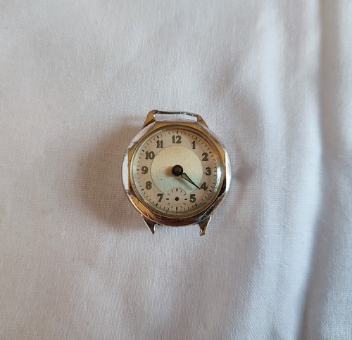 Ladies pale gold tone - tone, mech
