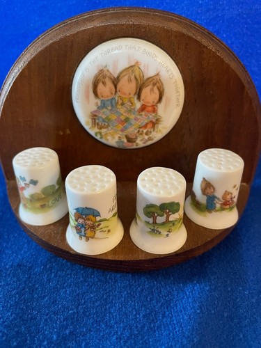 Hallmark 1981 bone china - 4,