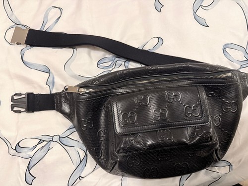 Gucci embossed leather belt - embossed,