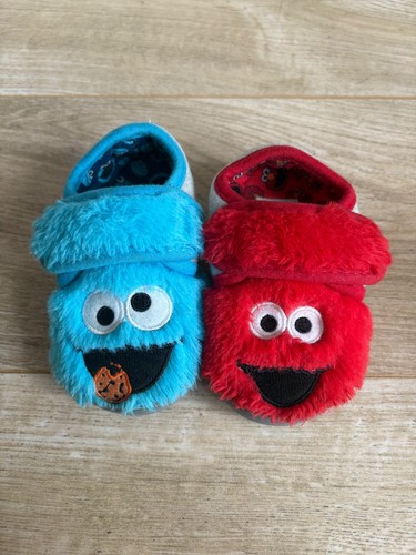 Sesame street slippers - street, elmo