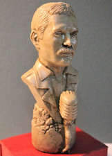 FREDDIE MERCURY BUST ROCK POP GOLD PAINTED RESIN FIGURE QUEEN MUSIC ART CLASSIC