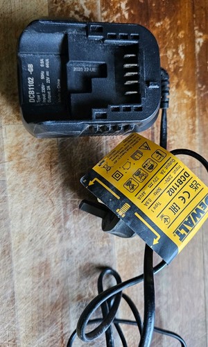 Dewalt dcb1102 fast - dewalt,