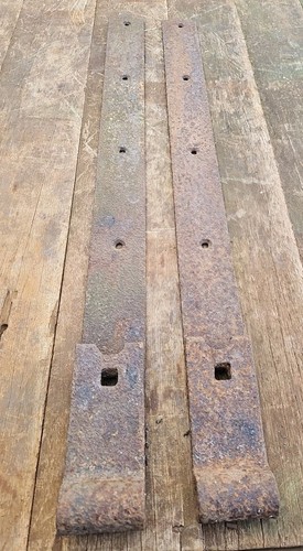 Old cast iron strap - cast,