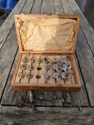 Favourite mainspring winder - favourite,
