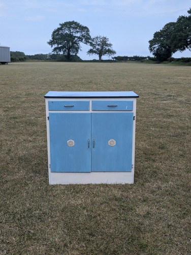 Vintage formica pantry - pantry, larder