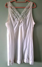 UK:26 Shapely Lady Semi Sheer