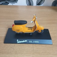 1/18th Model Vespa Scooter 125