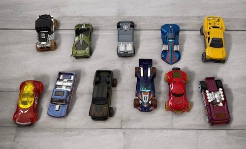 Hot weels diecast cars - 10,