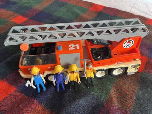 Playmobil fire engine with - fire,