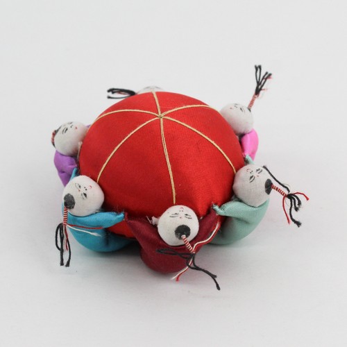 Round red chinese - silk, pin