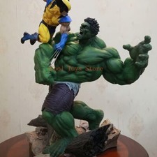 M Hulk VS. Wolverine 13'' PVC
