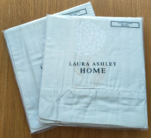 Laura ashley kerria - x,