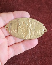 VINTAGE AUTOMOBILE CAR BADGE #