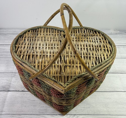 Vintage heart shaped picnic - vintage,
