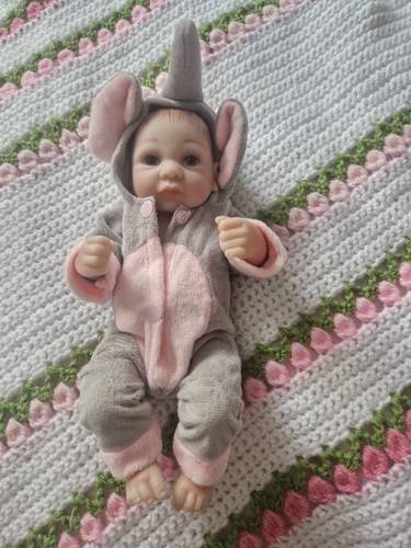 Collectable play baby - play,