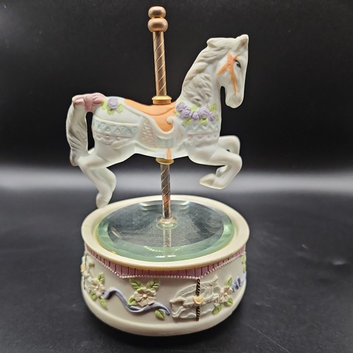 Vintage musical mirrored - musical,