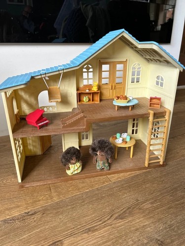 Sylvanian families hillcrest - families,