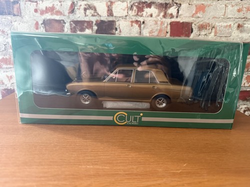 Rare cult ford cortina - 1:18,