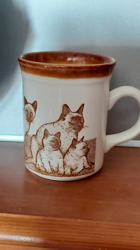 Biltons textured ceramic cats - biltons,