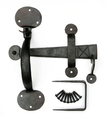 Rustic iron suffolk latch