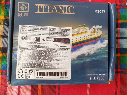 Titanic model building - titanic, model-building